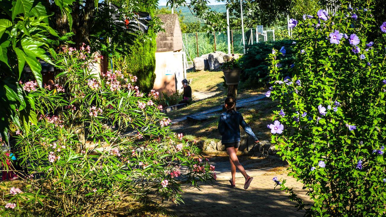 Village Vacances Passion La Buissiere Labeaume Luaran gambar
